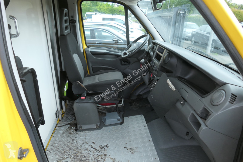 Iveco Daily 35 S11 C30C AUTOMATIK KAMERA Regale...