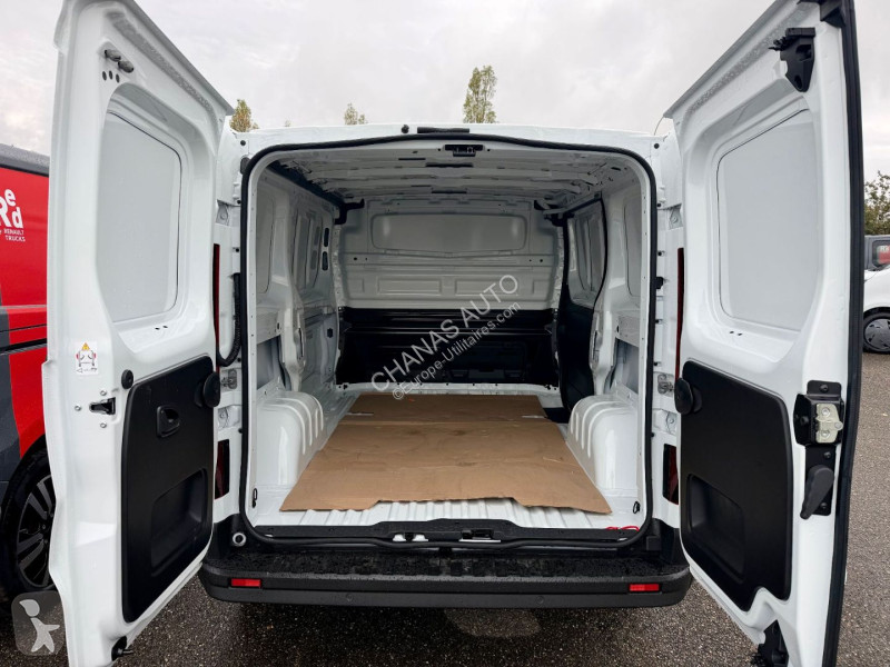 Véhicule utilitaire Renault L1H1 DCI 150 3T RED...