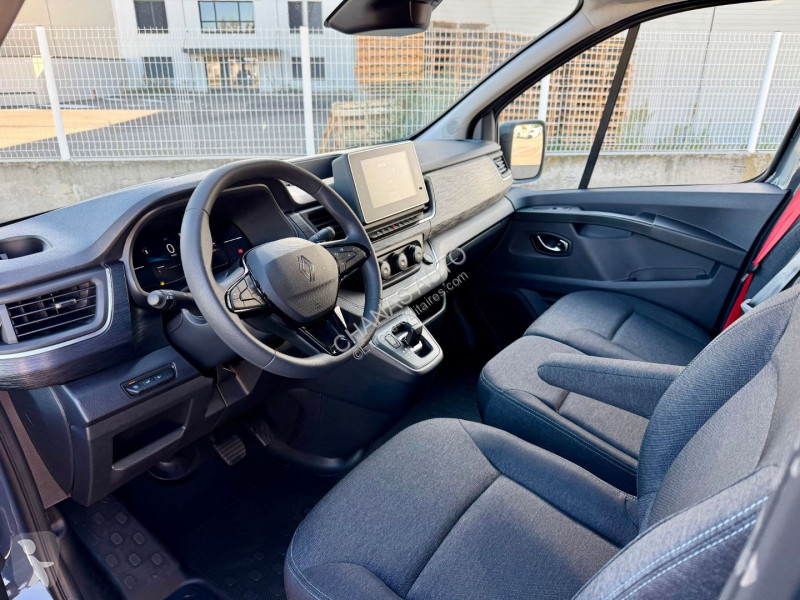 Véhicule utilitaire Renault L2H1 3T DCI 150...