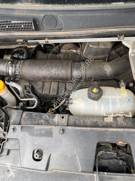 عربة نفعية Renault III 2.0 DCi 145 L1H1 / FS466