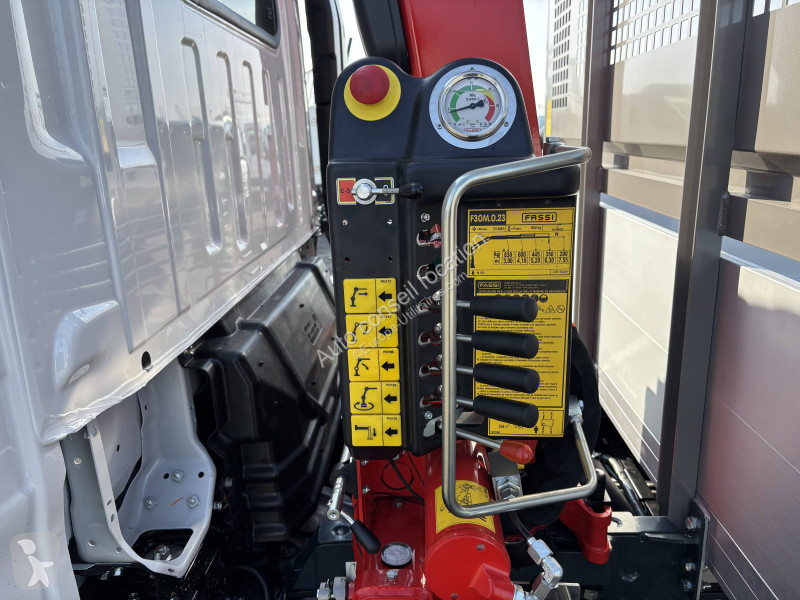 Furgoneta Isuzu PLATEAU+GRUE FASSI F30M.0.23...