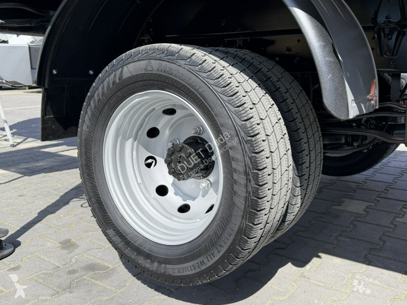Nissan  Transporter