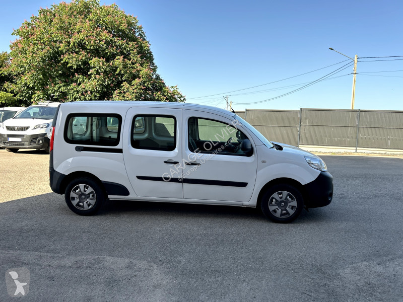 Véhicule utilitaire Renault Maxi Grand Volume...