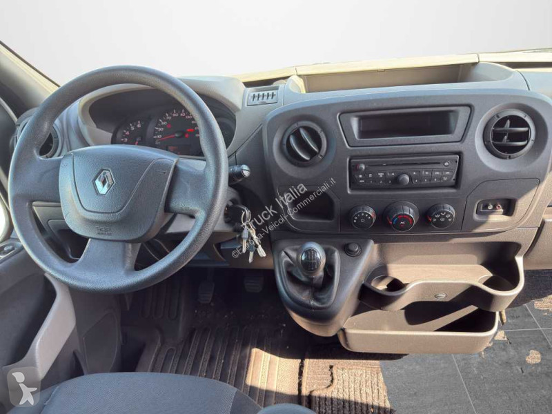 عربة نفعية Renault III - master T35 2.3 dci...
