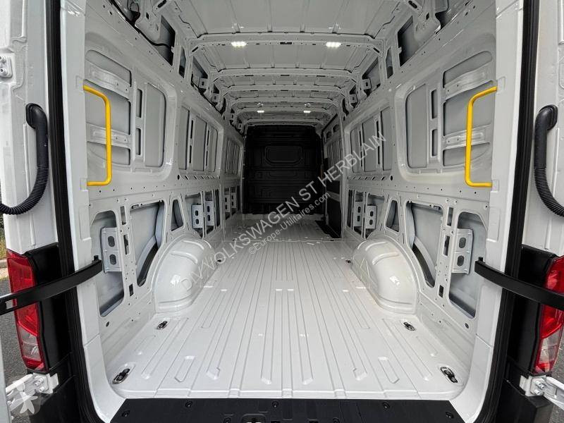 Volkswagen CRAFTER VAN 35 L4H3 14M3 TRAC 2.0...