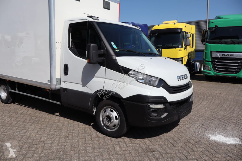 Bedrijfswagen Iveco 35C15 Gesloten Laadbak *...