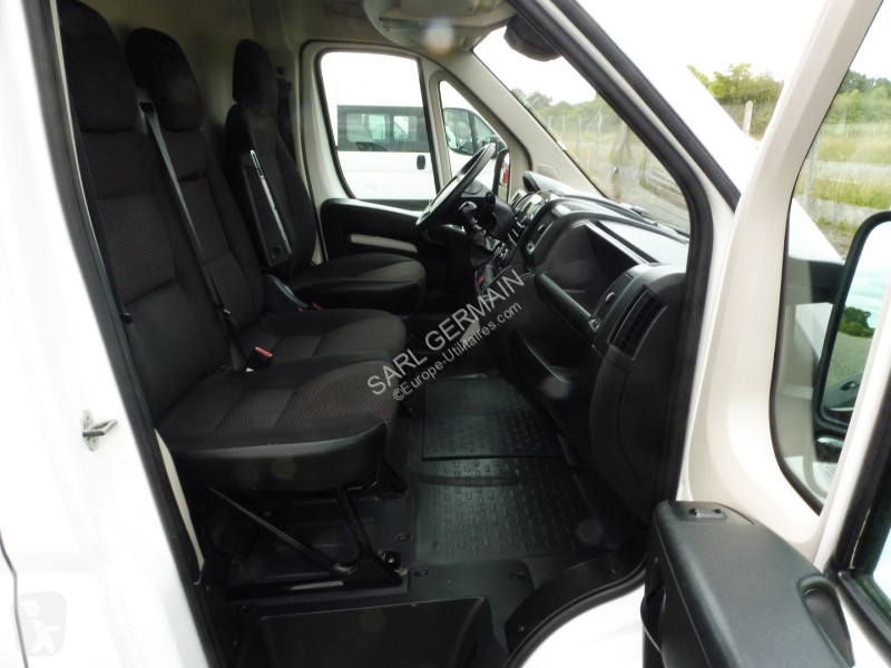 عربة نفعية Peugeot BOXER FG 330 L2H2 2.2...