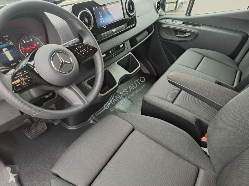 Véhicule utilitaire Mercedes 317 CDI 43 3.5T...