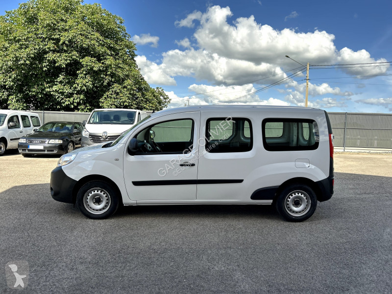 Véhicule utilitaire Renault Maxi Grand Volume...