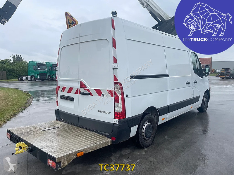 Véhicule utilitaire Renault 145.35 klubb