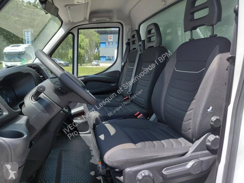 Véhicule utilitaire Iveco CCb 35C16H...