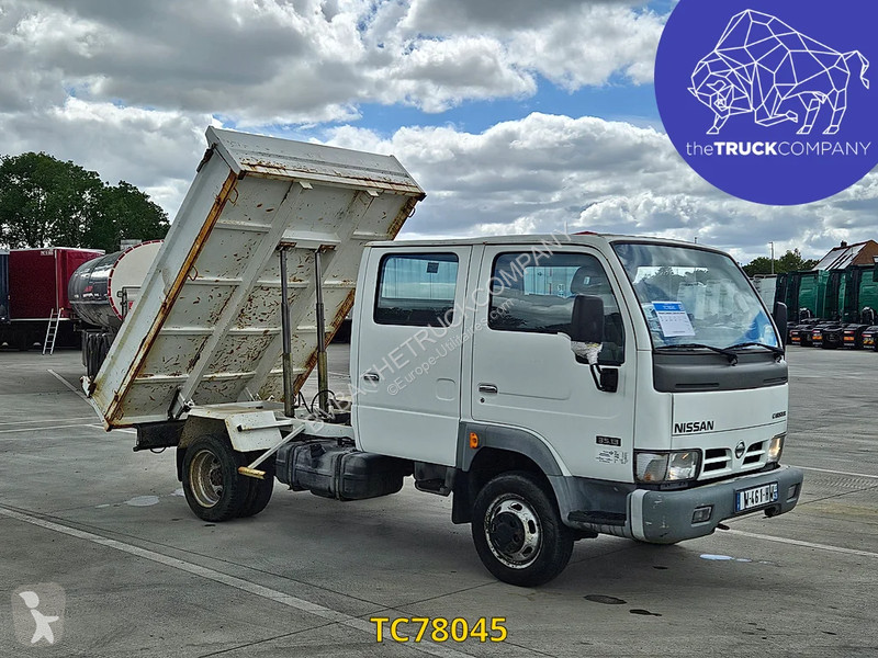 عربة نفعية Nissan 120cv dc benne