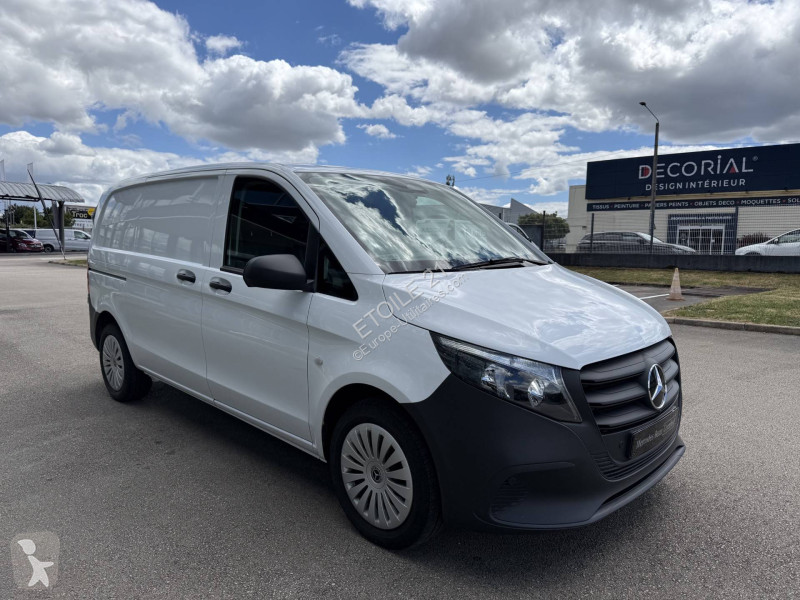 Samochód dostawczy Mercedes VITO FOURGON 114...