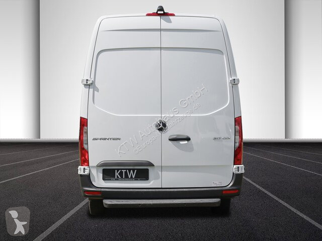 Коммерческий автомобиль Mercedes Sprinter 317...