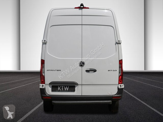 Véhicule utilitaire Mercedes Sprinter 317...