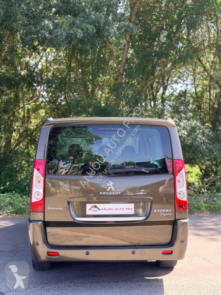 عربة نفعية Peugeot TEPEE 2.0 HDI 163CH ALLURE...