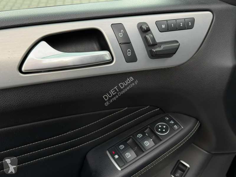Samochód dostawczy Mercedes ML 350