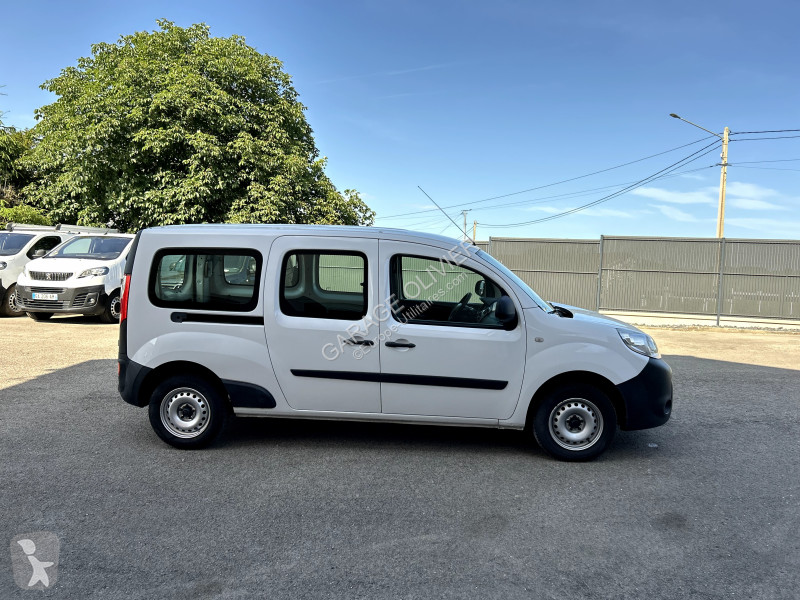 Véhicule utilitaire Renault Maxi Grand Volume...