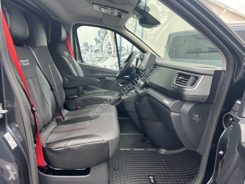 Véhicule utilitaire Renault TRAFIC III FG NEUF:...