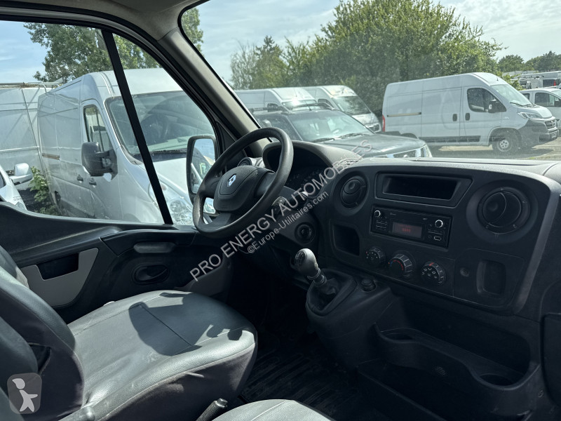 Véhicule utilitaire Renault MASTER III FG F3300...
