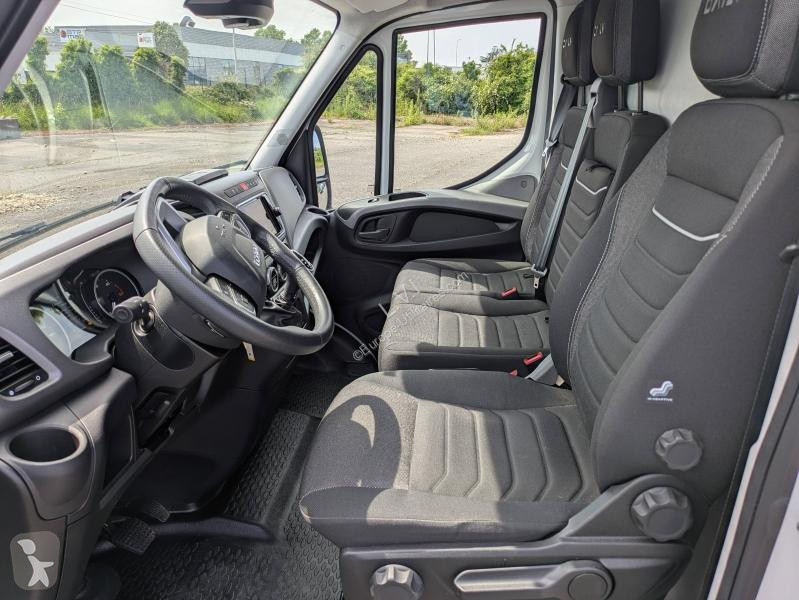 Véhicule utilitaire Iveco 35S Fg 35S14 2.3 V12...