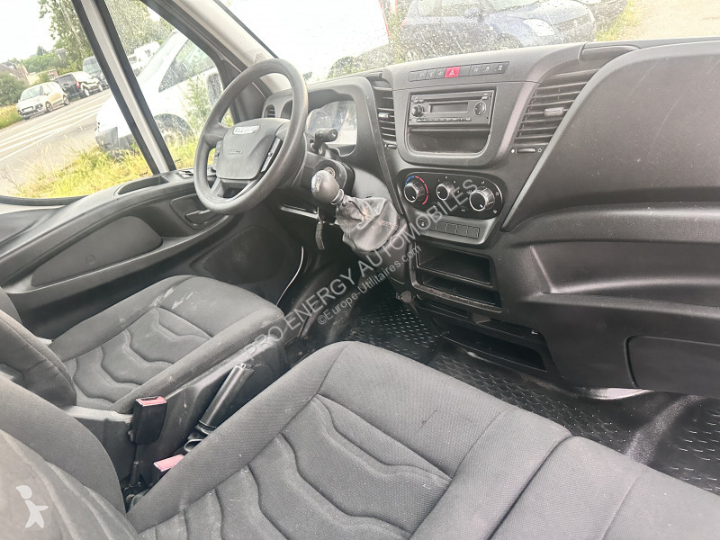 Véhicule utilitaire Iveco DAILY 35S FG 35S11V13