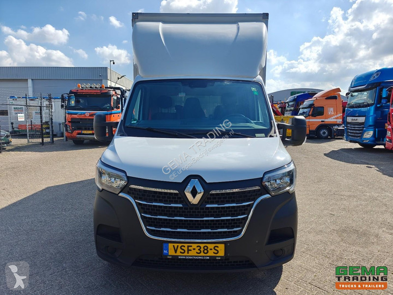 Furgoneta Renault 4x2 Day Cab (3 Persons)...