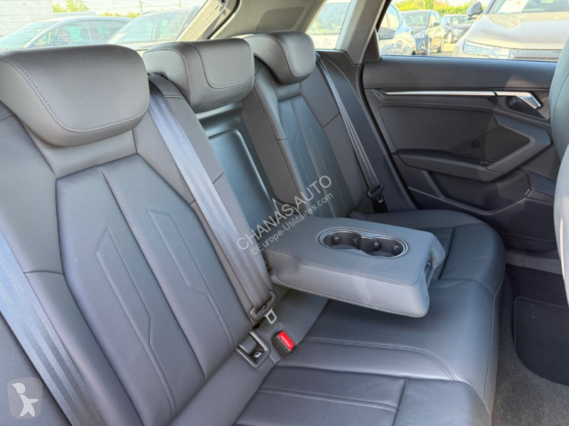 Véhicule utilitaire Audi 40 TFSIe 204 Design...