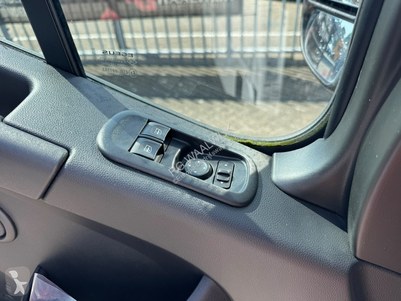 Furgoneta Renault -/- 20 °C Thermo King