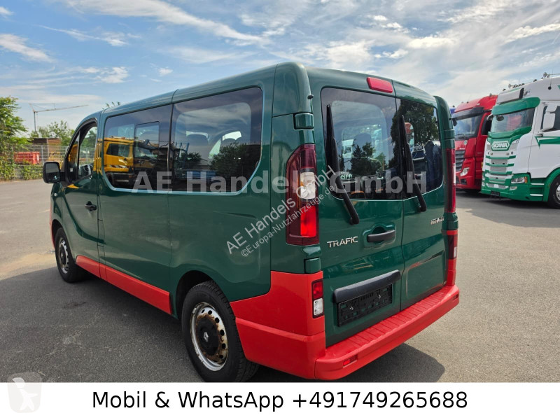 عربة نفعية Renault Combi 9 Sitzer...