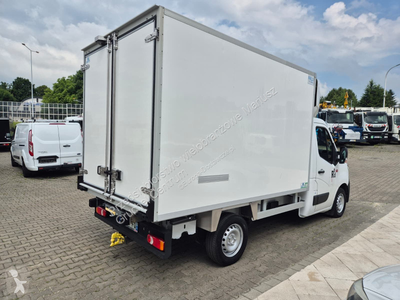 Лекотоварен автомобил Renault Master 2.3 -...