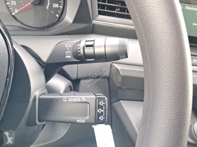 Véhicule utilitaire Nissan 3T5 2L 150...