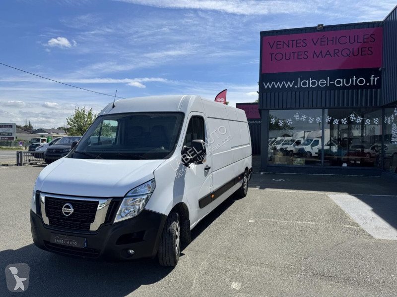 Véhicule utilitaire Nissan