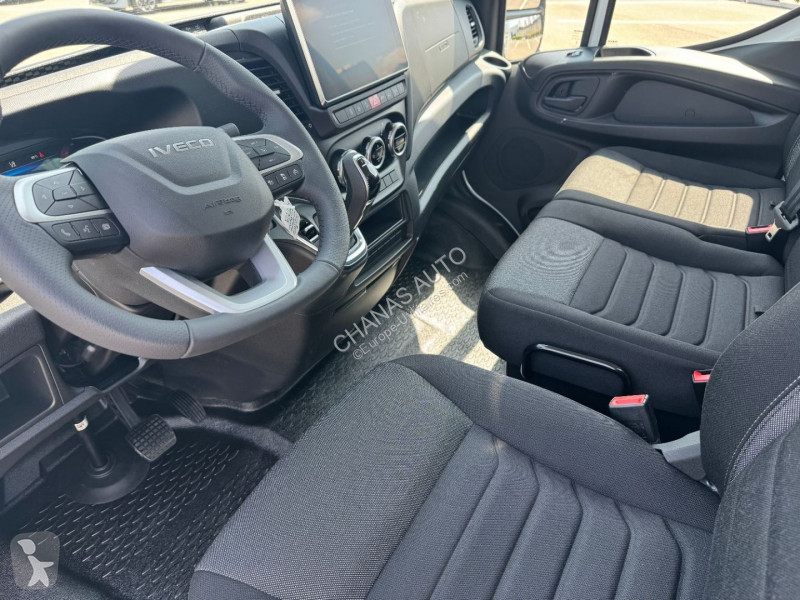 Véhicule utilitaire Iveco 35C18 A8 180CV 3L...