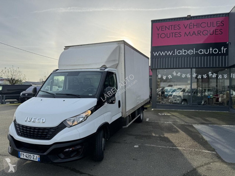 Véhicule utilitaire Iveco 35c16