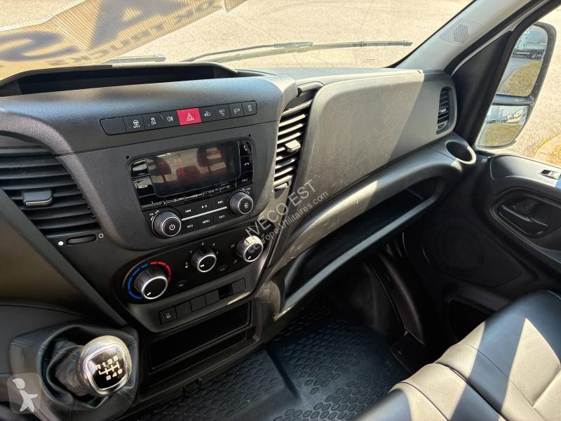 Véhicule utilitaire Iveco CCb 35C16H3.0 L -...