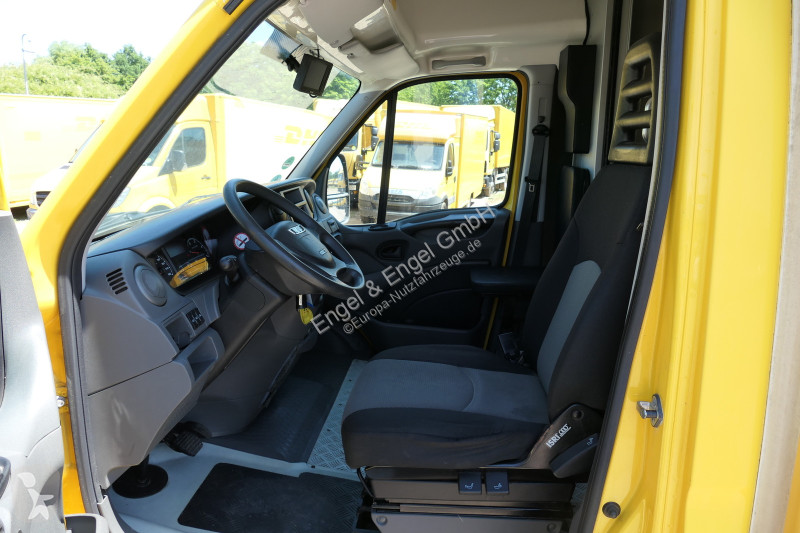 Iveco Daily 35 S11 C30C AUTOMATIK KAMERA Regale...