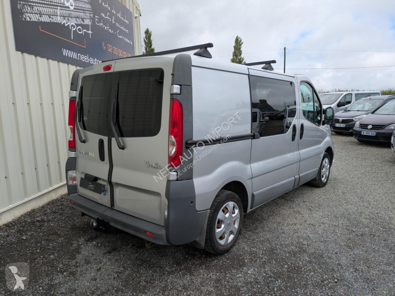 Véhicule utilitaire Renault TRAFIC II L1H1 2.0...