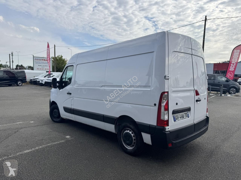 Véhicule utilitaire Renault 2.3