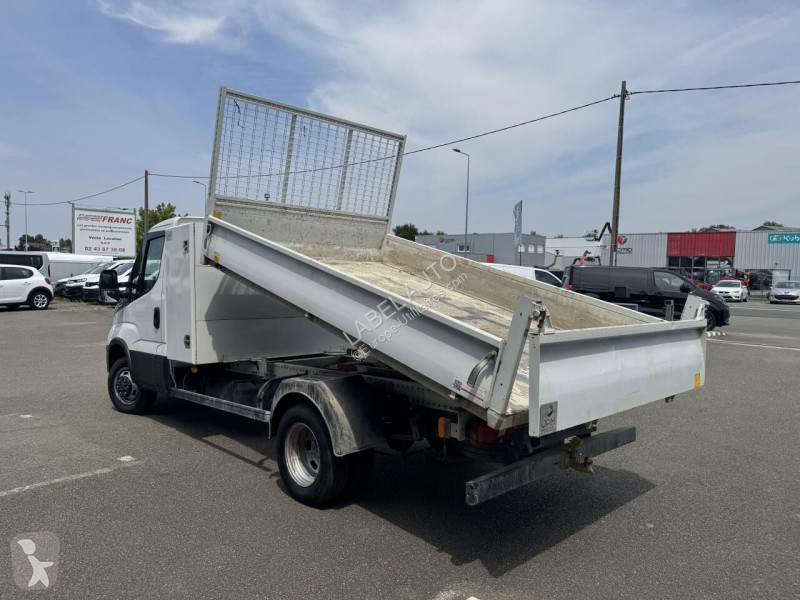 Véhicule utilitaire Iveco 35c14