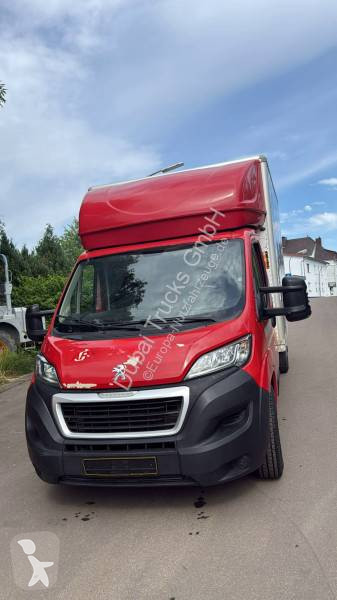 Samochód dostawczy Peugeot
