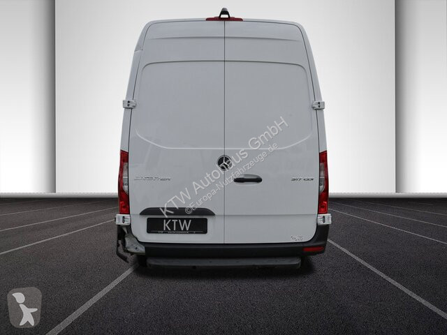Véhicule utilitaire Mercedes Sprinter 317...