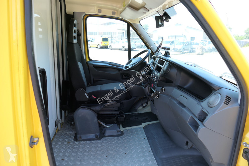 Véhicule utilitaire Iveco Daily 35 S11 C30C...