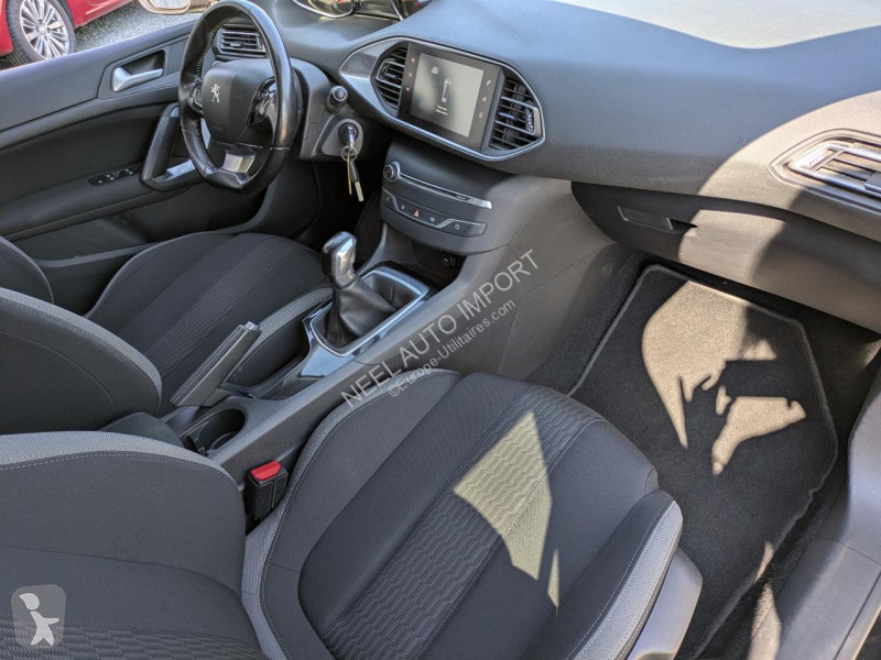 عربة نفعية Peugeot 308 SW STYLE 1.2I 110CH BVM5