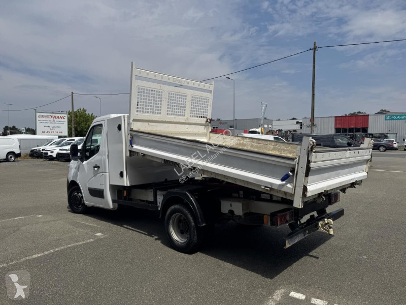 Véhicule utilitaire Renault 2.3