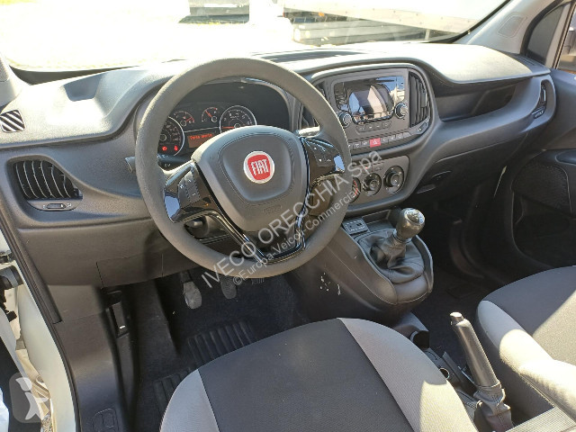 Furgoneta Fiat DOBLO - 5 posti