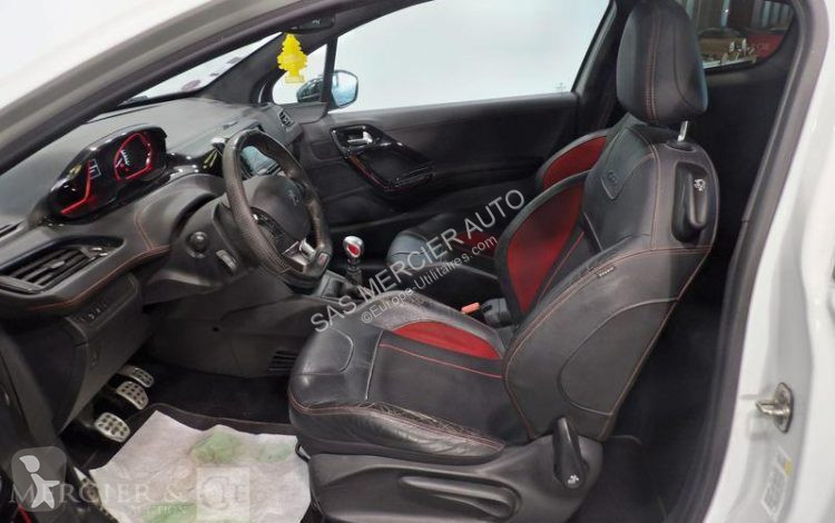 عربة نفعية Peugeot