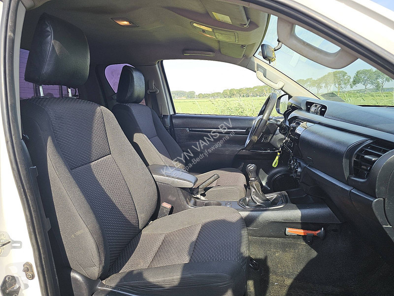 عربة نفعية Toyota 2.4 4x4 Airco NAP Pickup Hilux