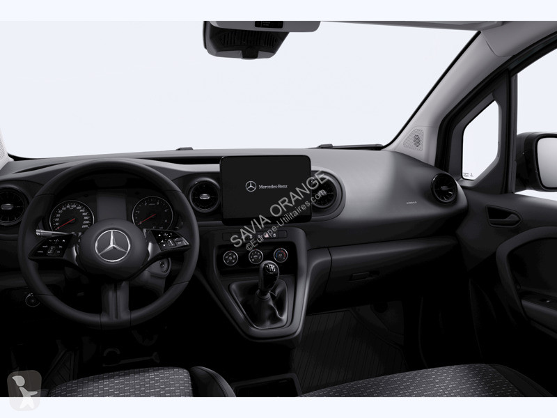 Véhicule utilitaire Mercedes 112 CDI Fourgon...