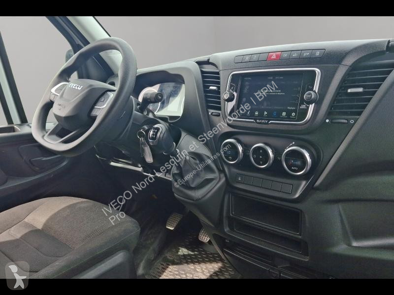 Véhicule utilitaire Iveco CCb 35C16H...
